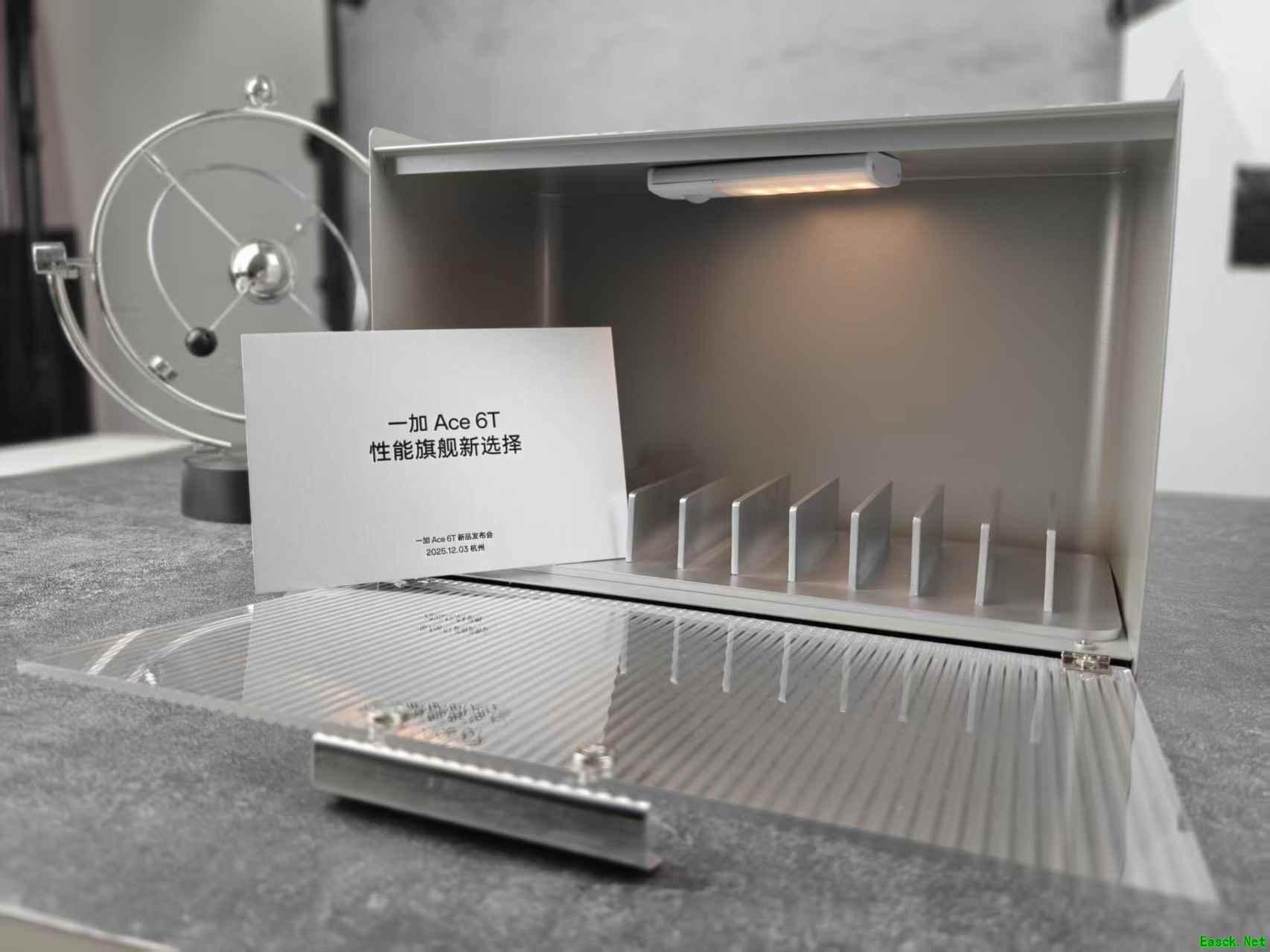 一加 Ace 6T邀请函鉴赏 让循规蹈矩的产品在此“归档”