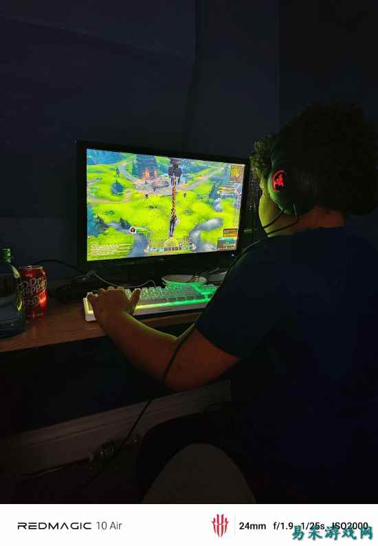 玩家带儿子入坑《魔兽世界》引热议：是传承情怀，还是埋下成瘾隐患？