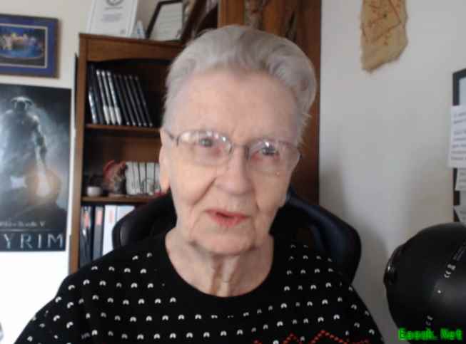 天际老奶奶Shirley Curry节日惊喜现身送祝福