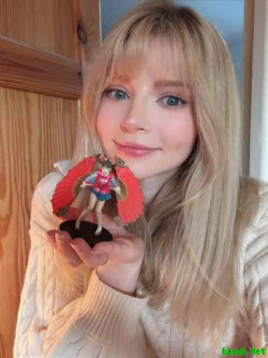 反差！艾什莉体模竟是《无双》粉丝 晒出大量古早周边