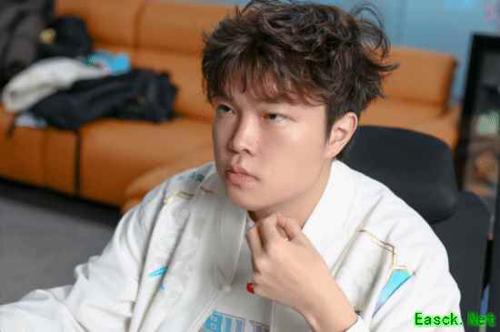 BLG战队内讧：Bin拒听教练复盘引争议