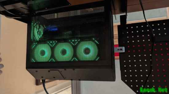 一桌搞定电竞房!联力电竞桌自带PC机箱 PS5/NS2支架