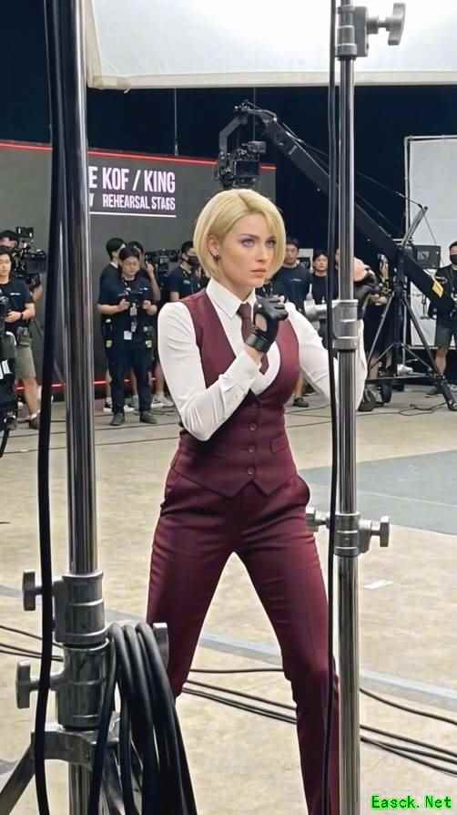 《拳皇》真人电影“片场”疯传!AI效果真实到可怕