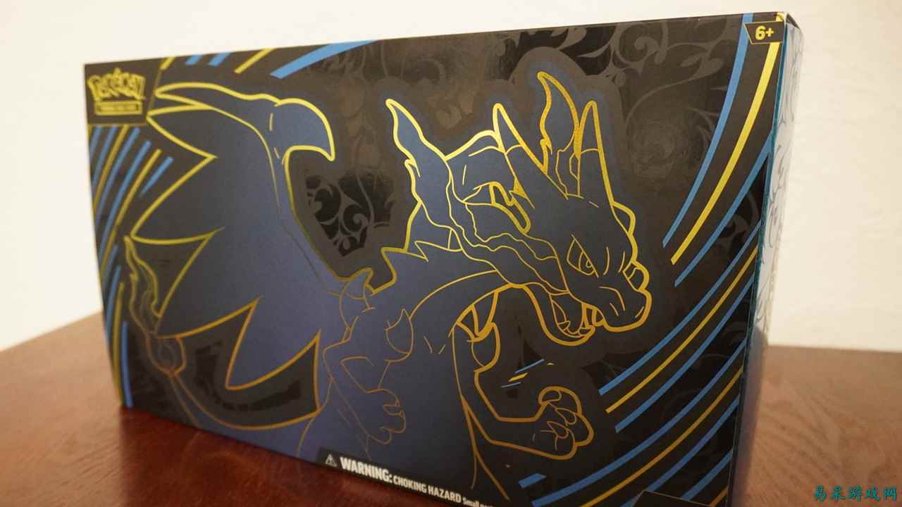 宝可梦集换式卡牌：亚马逊超级喷火龙X超值珍藏礼盒现大幅降价