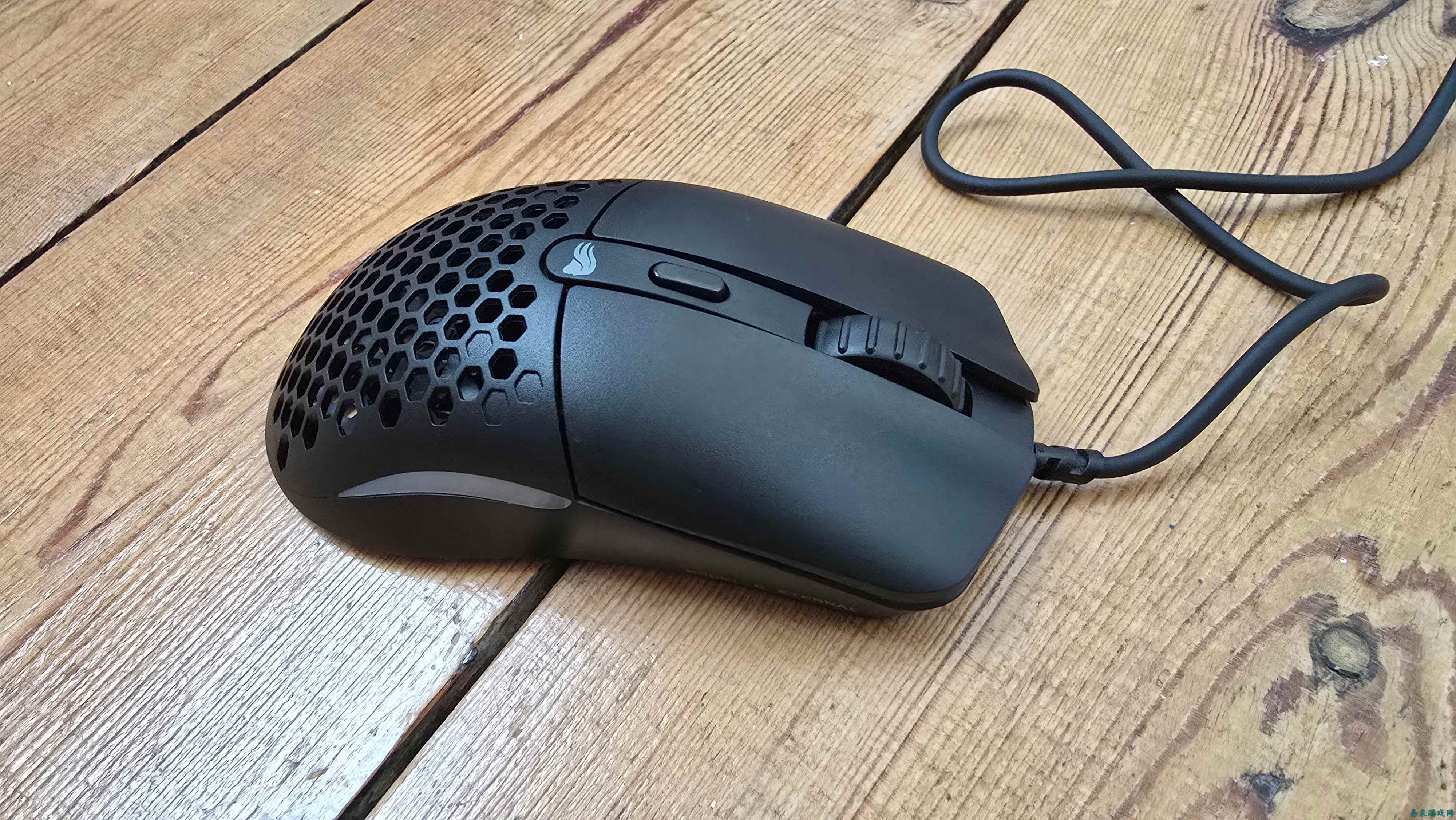 Glorious Model O Eternal 鼠标评测：近乎完美的平价之选