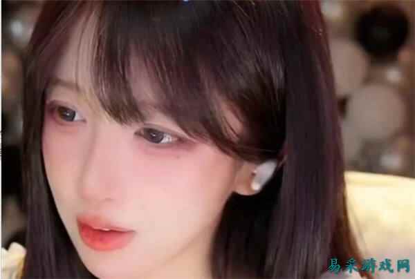 呆妹儿直播怒撕智勋夫妇！扬言智勋夫妇不把其当人，塌房时自己第一个被冲！