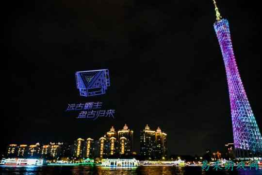 广州塔惊现“宇宙飞船”！《星际猎人》在2026星灯节整了个大活