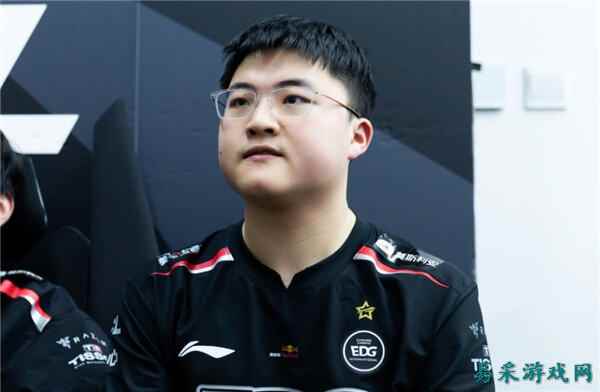 Uzi看懵一区灵活榜首！4253胜点433胜仅4负？真相太黑暗！