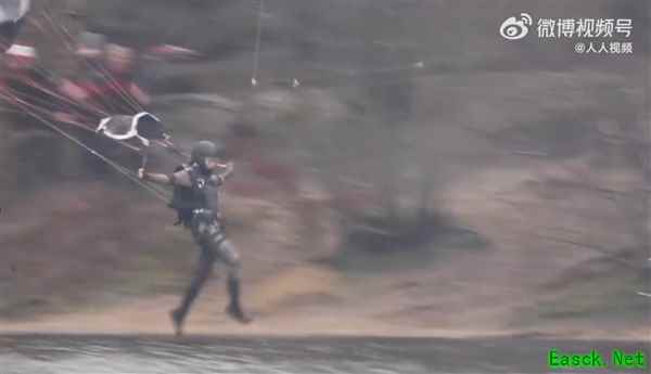 亚马逊古墓丽影真人剧曝新片场影像,苏菲·特纳演绎成熟坚韧新版劳拉