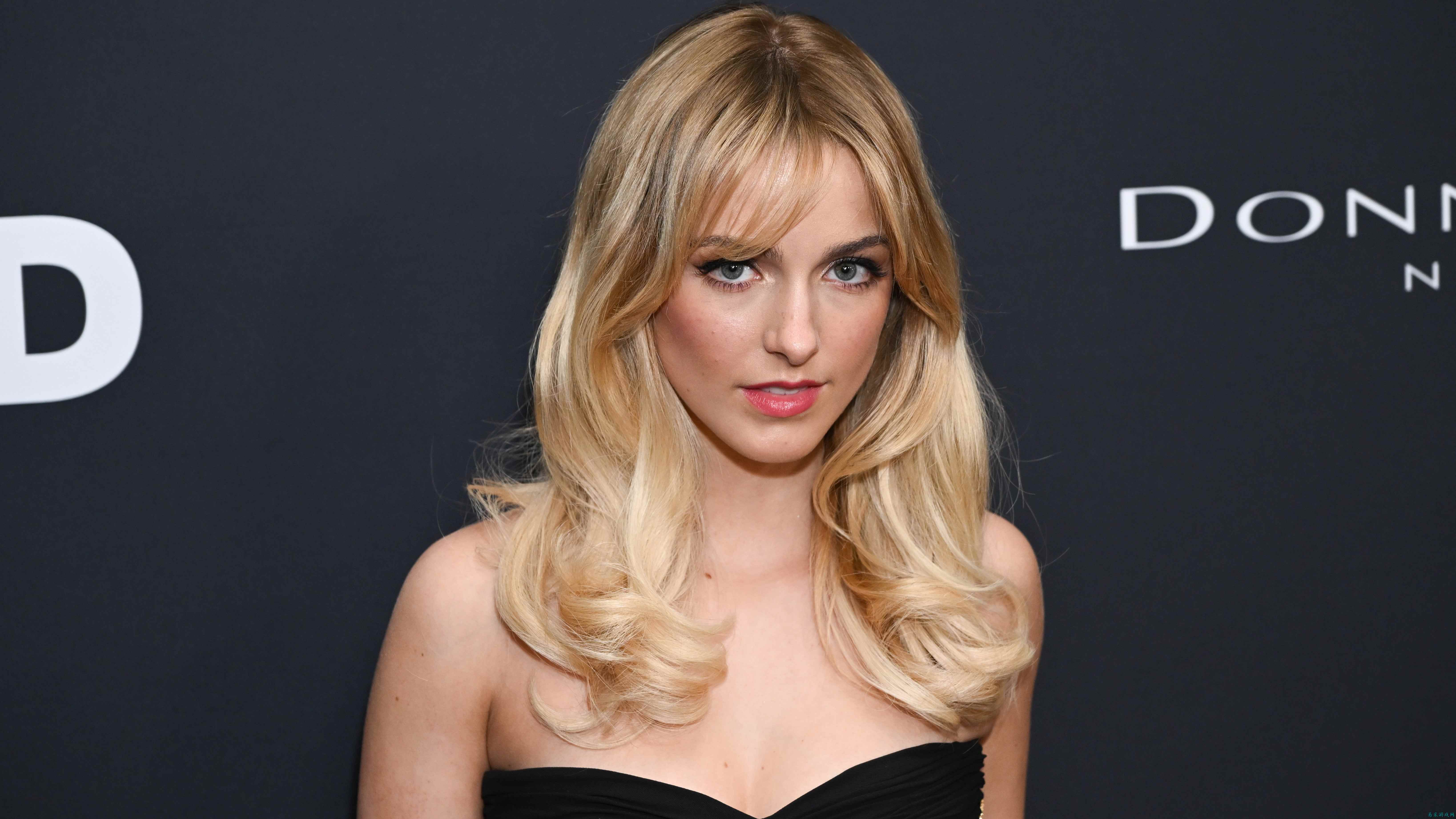 网飞选定麦肯娜·格瑞丝出演真人版《史酷比》剧集中的达芙妮