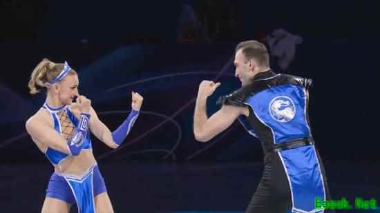 选手庆祝首枚冬奥奖牌 竟上演现实版《真人快打》?!