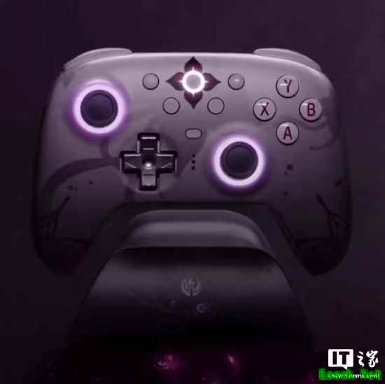 售价499元！八位堂x《崩坏：星穹铁道》联名长夜月手柄:魅力紫