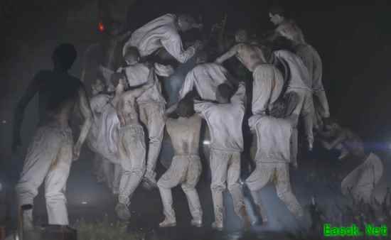 《生化危机9：安魂曲》丧尸集体“拉裤兜” 真相来了