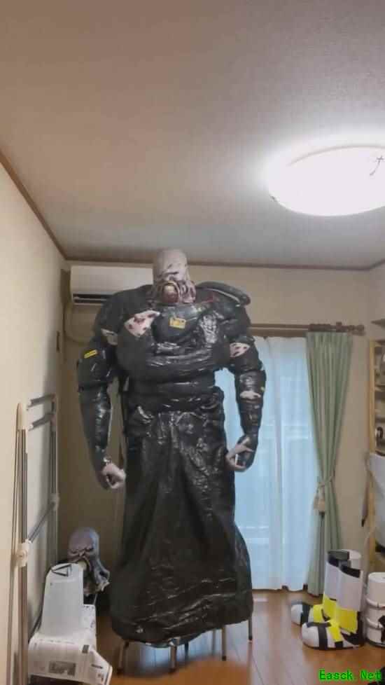 垃圾袋做出“复仇女神COS”！压迫感拉满 小孩吓哭了