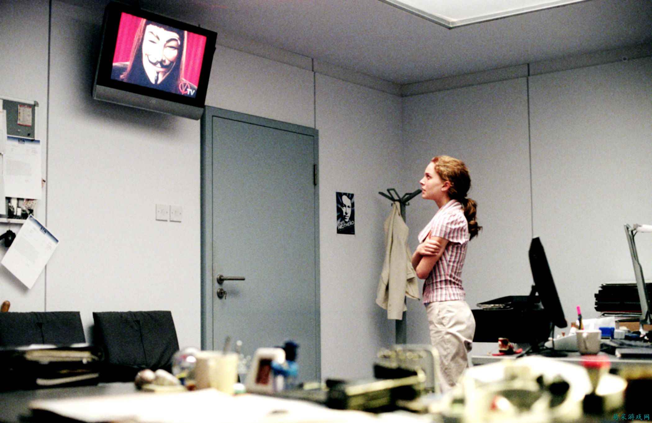 《V for Vendetta》领先于时代。20年后，现实终于追上了它的脚步。