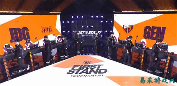 国际赛事导播闹顶级乌龙！把Gala黑粉嘲讽牌当应援狂给特写？