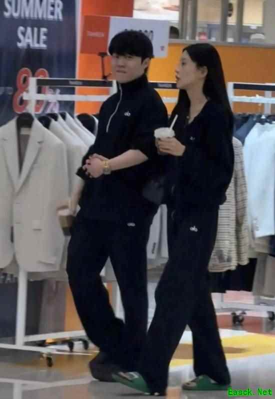 Rookie约会新欢无缝衔接登顶热搜：韩式运营你就学吧