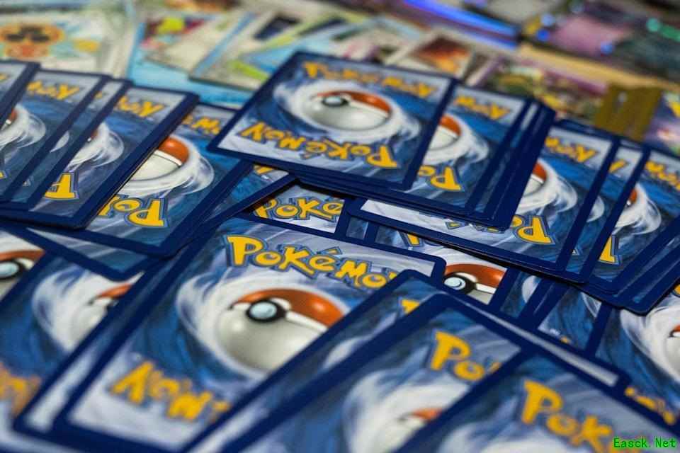 英男子整理旧物发现30年宝可梦卡牌，估值23万元助圆婚礼梦