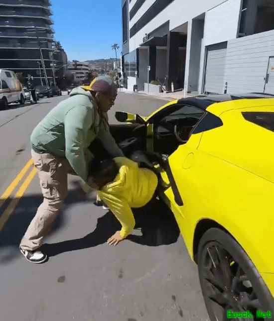 《GTA》小富演员演示当街抢车!太娴熟一看就专业