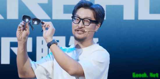 全球首款!华硕AR眼镜上市:240Hz高刷 能爽玩PS5