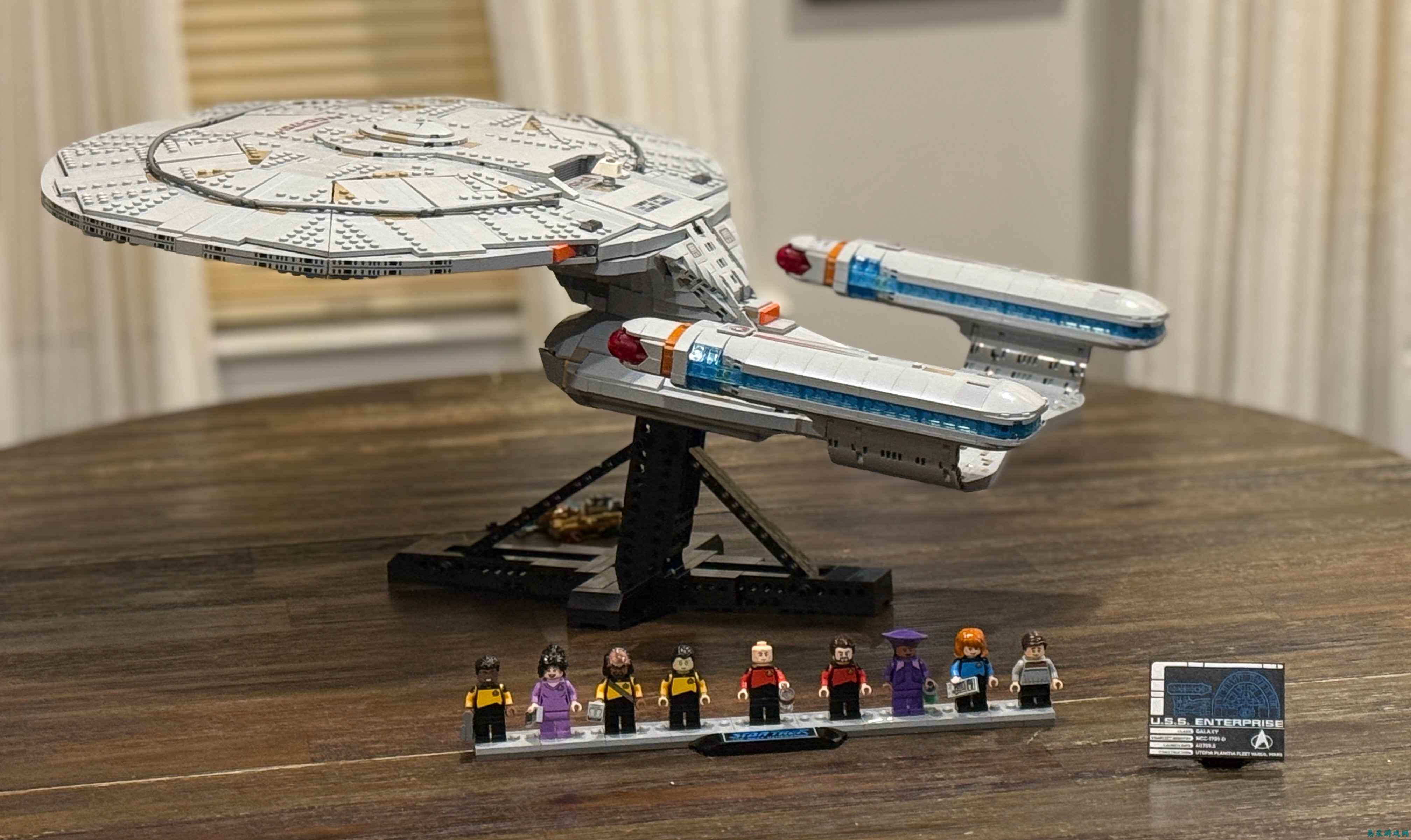 拼搭乐高《Star Trek》企业号 NCC-1701-D：星际舰队最强旗舰