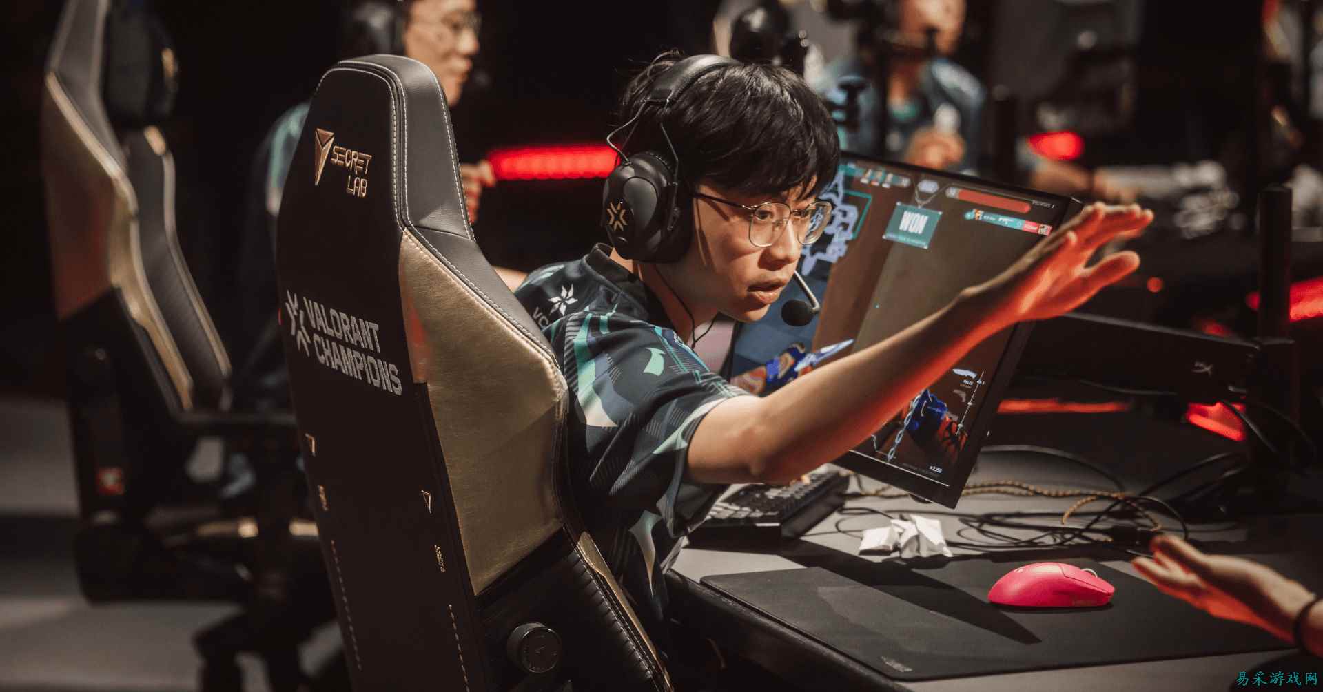 JDG Esports 解约 coconut,签下 crownfisher