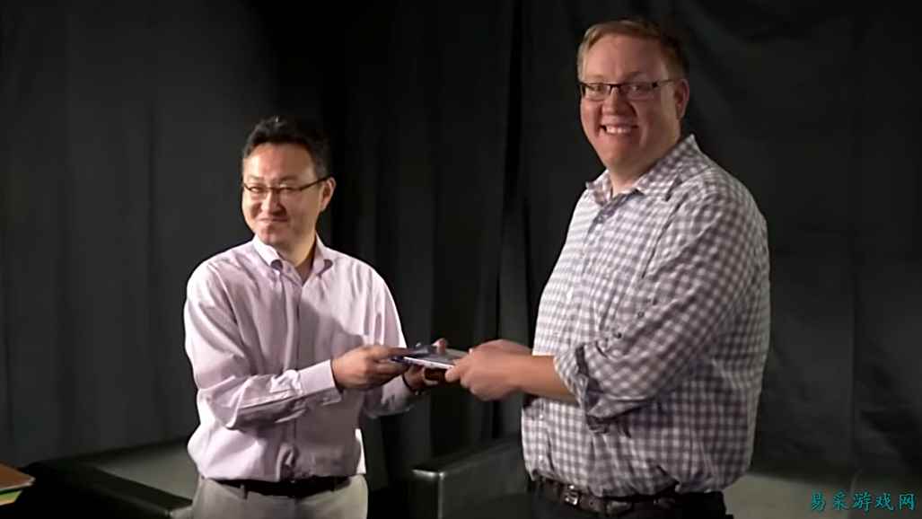 13 年后 PlayStation 正在终结光盘，重温索尼当年那段经典的“PS4 游戏分享教学”视频