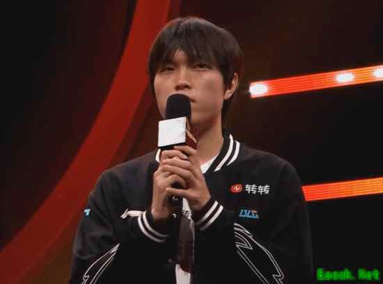 BLG上单Bin拒用韩语受访引热议:国际赛场语言选择引发理性讨论