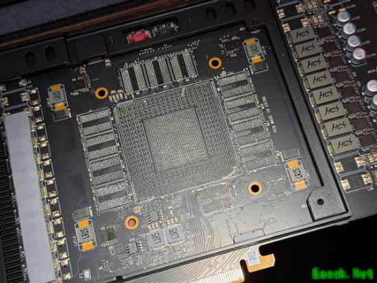 1000多买RTX 4080想捡漏：拆开发现就一块空板！