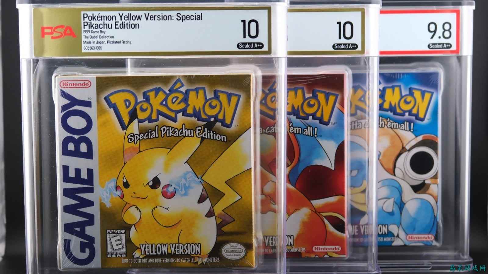 三份首刷版《Pokemon Red Version》、《Pokemon Blue Version》与《Pokemon Yellow Version: Special Pikachu Edition》以