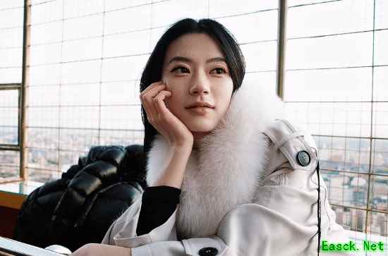 满月77新照引爆热议:现实与虚拟交融的东方小厨娘形象