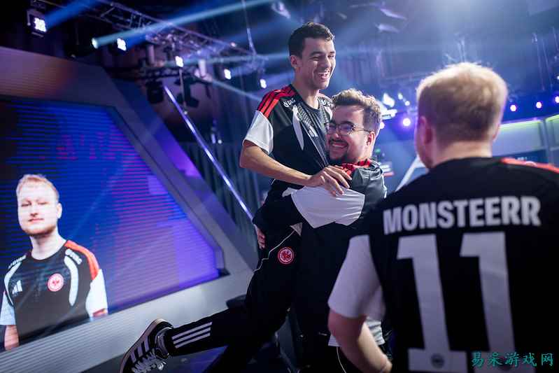 法兰克福足球俱乐部（Eintracht Frankfurt）与 Fire Flux Esports 锁定最后两个季后赛席位