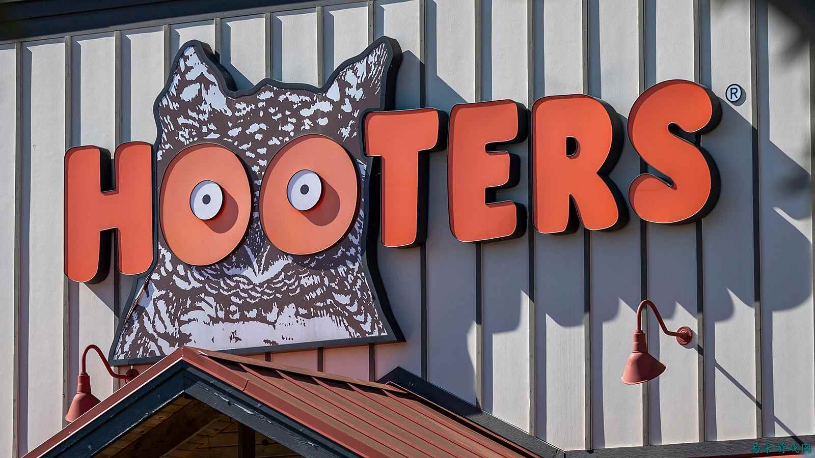 Hooters 创始人正筹拍一部关于该连锁餐厅起源故事的搭档喜剧电影