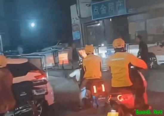 外卖小哥勇撞醉汉获赞国服孙策,王者荣耀赠全皮肤并上线纪念内容