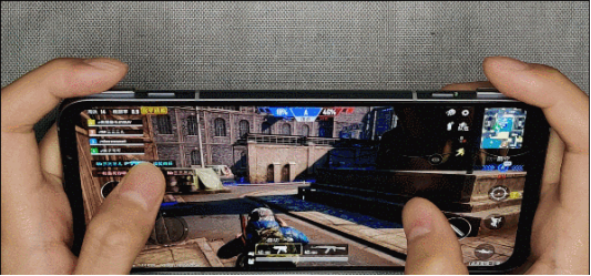 想要火力全开尽享吃鸡乐趣?或许你只缺了一部腾讯黑鲨游戏手机3