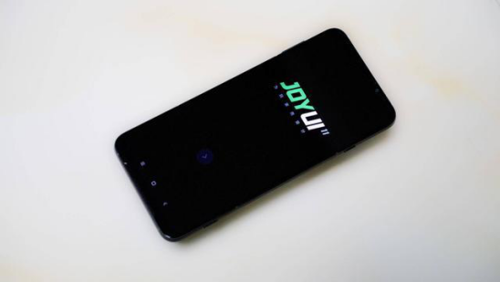 想要火力全开尽享吃鸡乐趣?或许你只缺了一部腾讯黑鲨游戏手机3