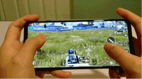 想要火力全开尽享吃鸡乐趣?或许你只缺了一部腾讯黑鲨游戏手机3